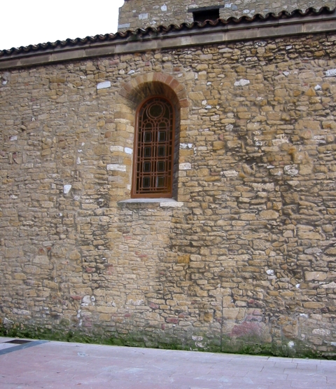 Evoluci&oacute;n hist&oacute;rico-arqueol&oacute;gica del lateral N. de San Tirsso