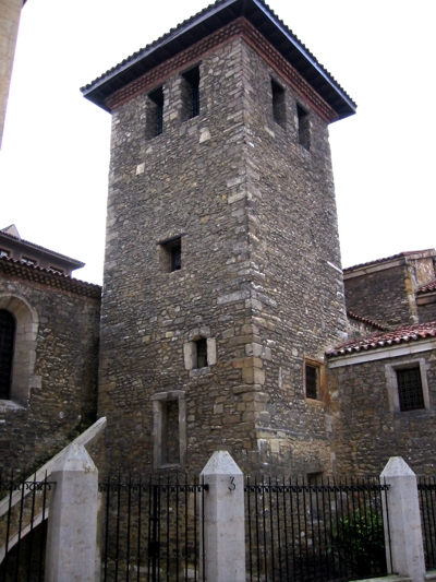 Etado actual del solar de Santa Gadea, al S. de San Tirso