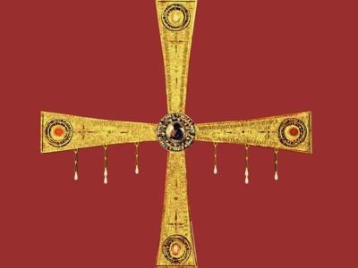 Vistas alternativas de la cruz de Alfonso II: reverso.